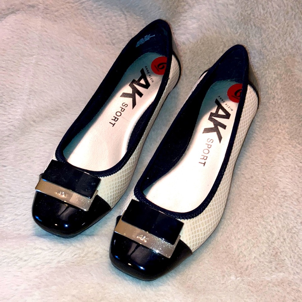 Anne Klein sport professional wear